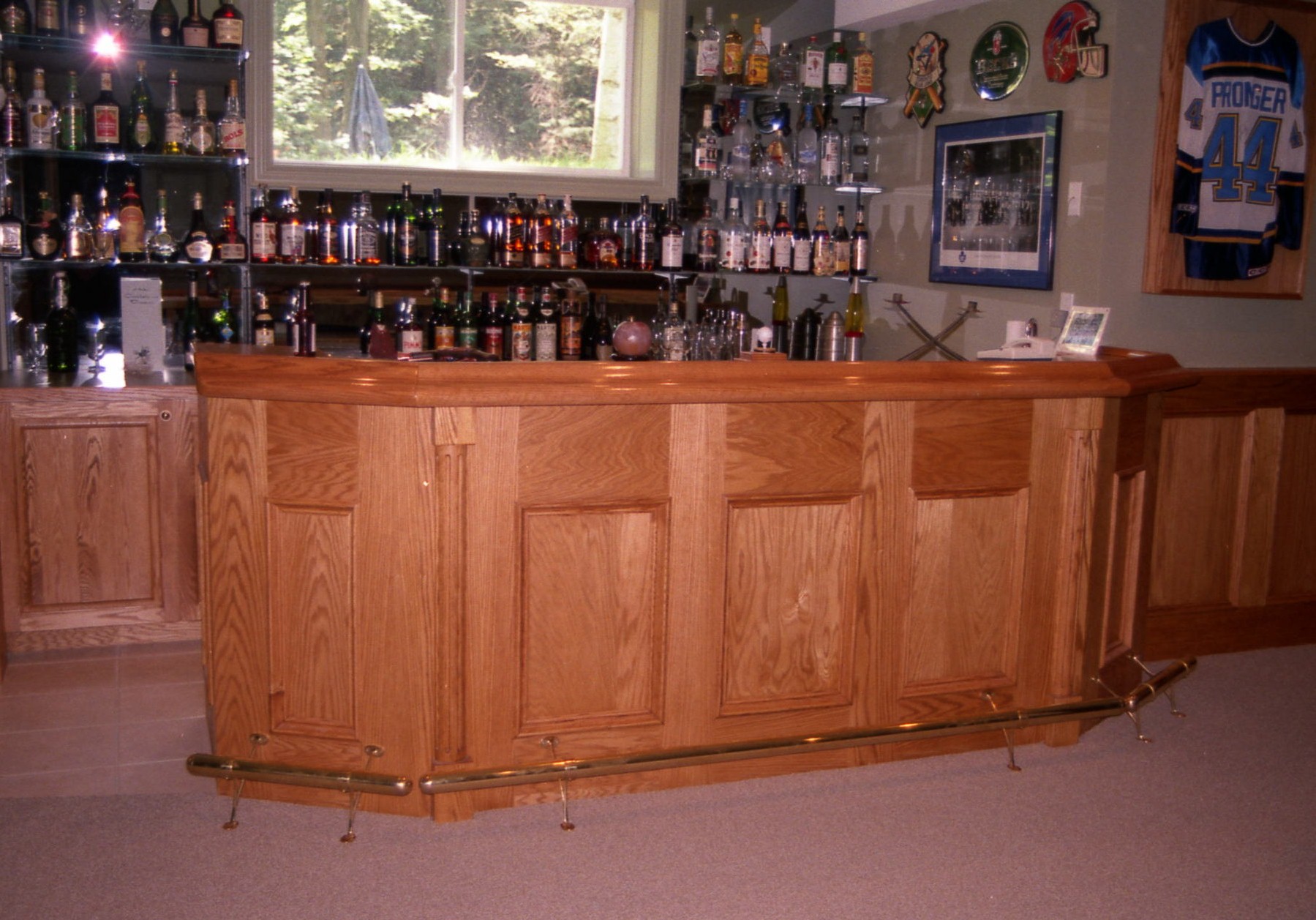 custom bars and entertainment units